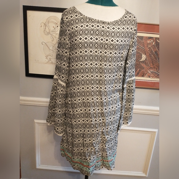 NWT Roxy dress with bell sleeves - Picture 4 of 12